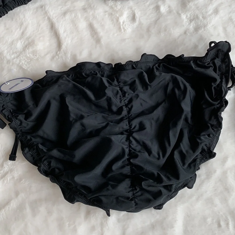 Black string bikini - Picture 2 of 3